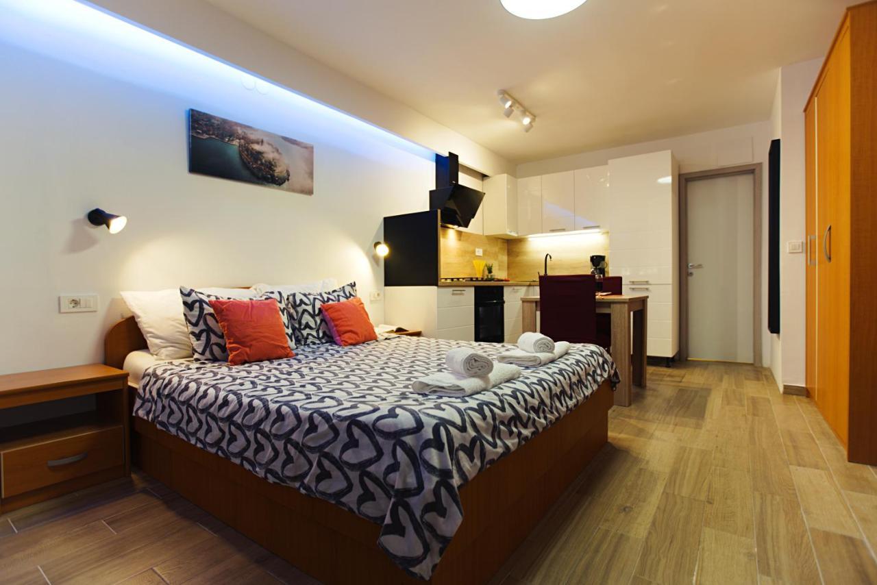 Apartments Kiwi Ровинь Экстерьер фото