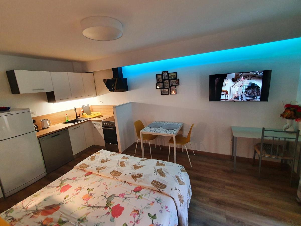 Apartments Kiwi Ровинь Экстерьер фото